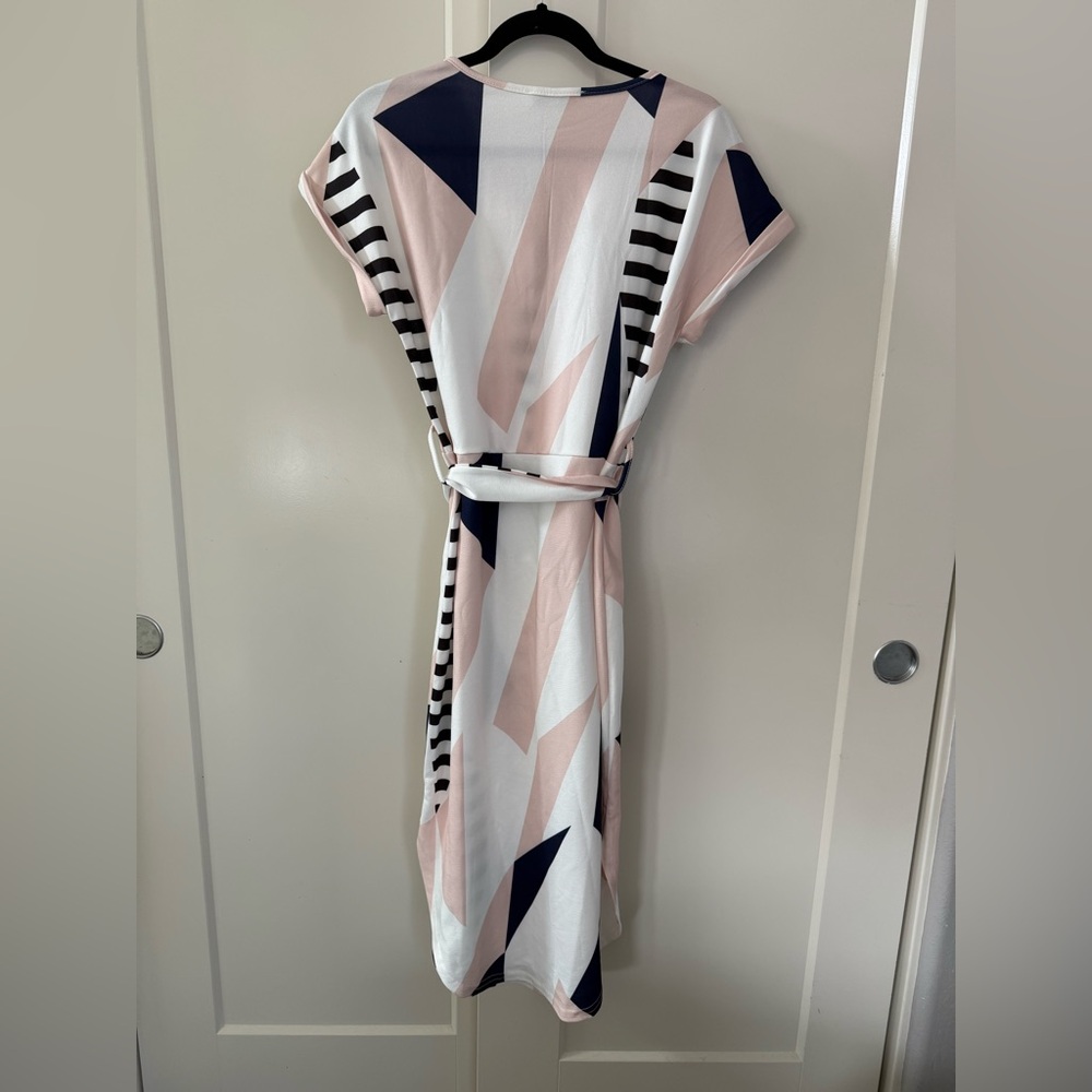 Patterned Midi Dress - Picture 2 of 4